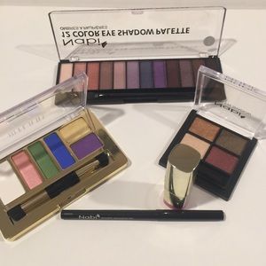Eyeshadow palettes & lipstick